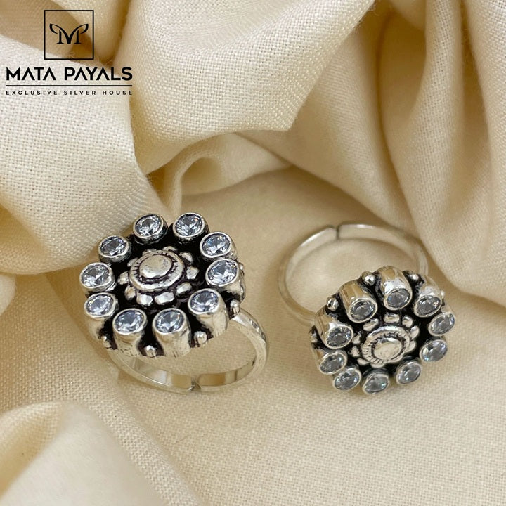 White Round Toe Ring