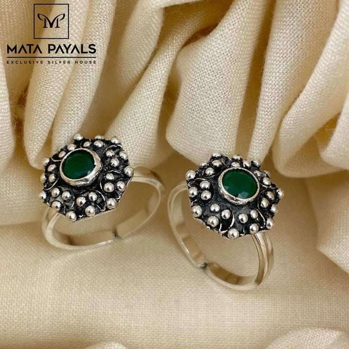 Eccentric Green Toe Ring
