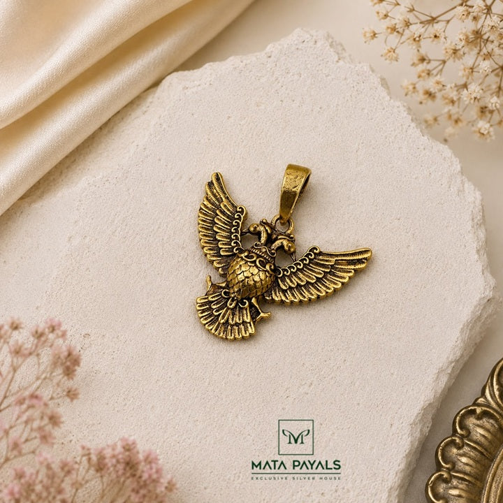 Elegant Gold Polish Pendant