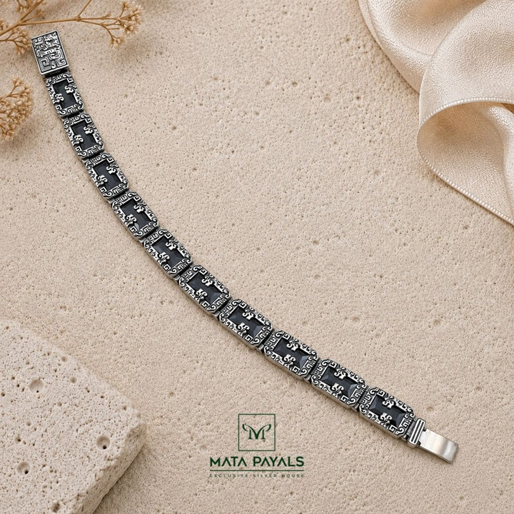 Mesmerizing Men's Bracelet
