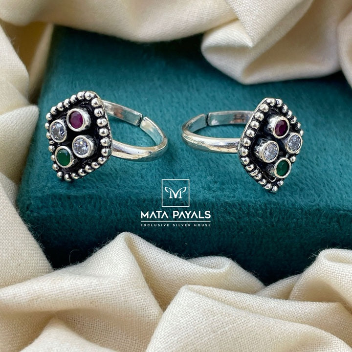 Daily Wear Cut Stone Toe Ring