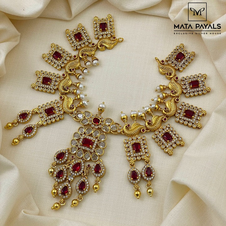 Rich Look Red Stone Necklace