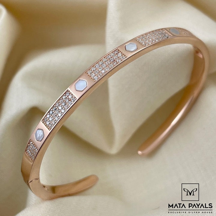 Simple Zircon Kada