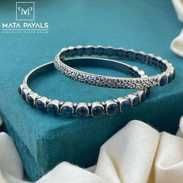 Exclusive Oxidised Bangle