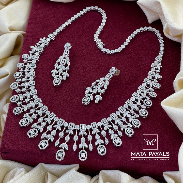 Excellent Zircon Neck Set