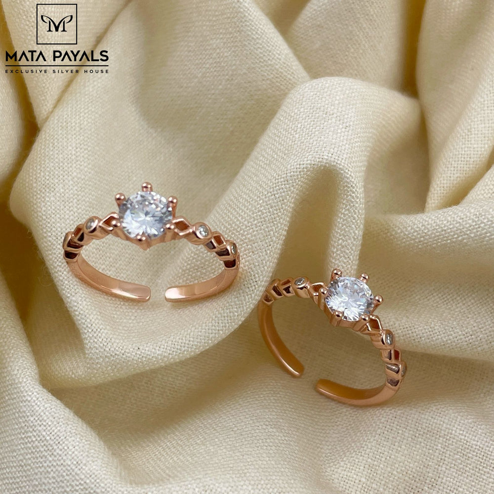 Glamming Zircon Toe Ring