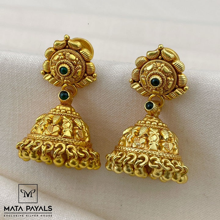 Beauteous Gold Plated Jhumka