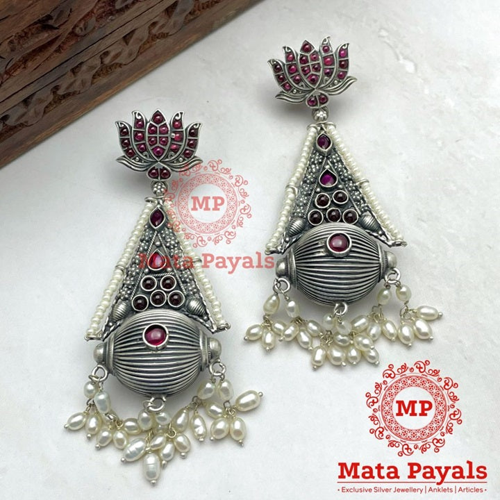 Beaming Tribal Oxidised Earring