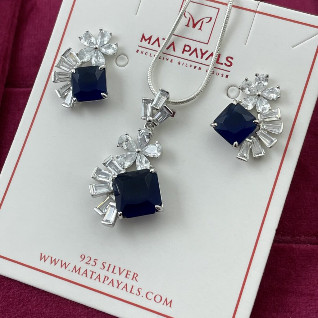 Bluey Blue Pendant Set