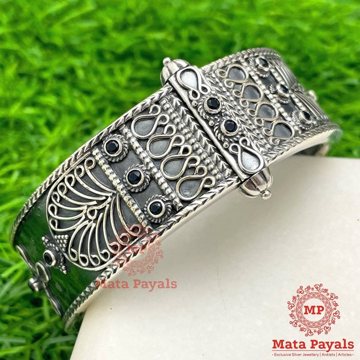 Bluey Filigree Broad Oxidised Kada