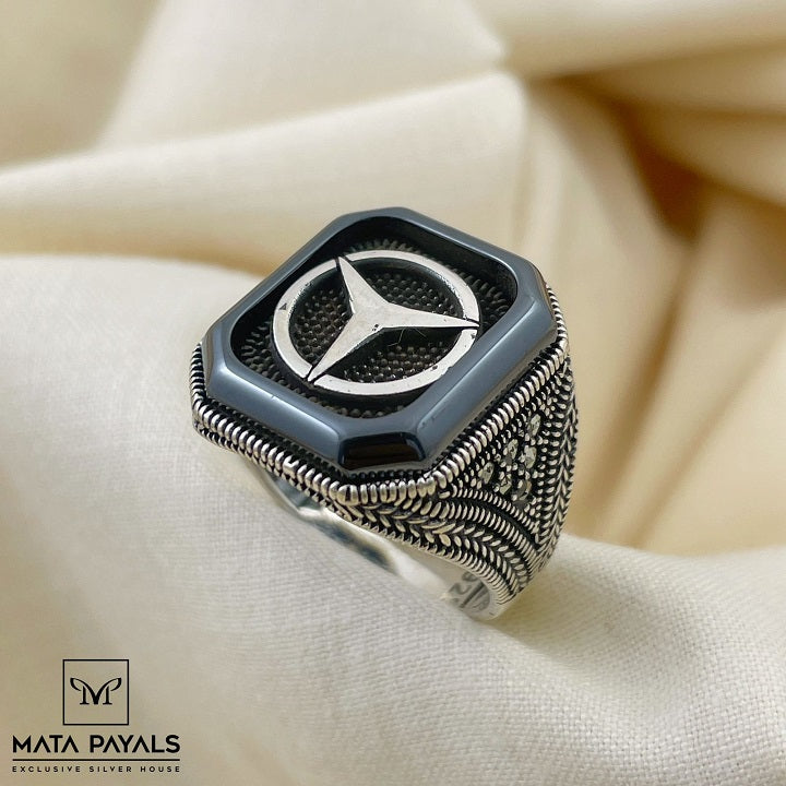 Merc Design Ring