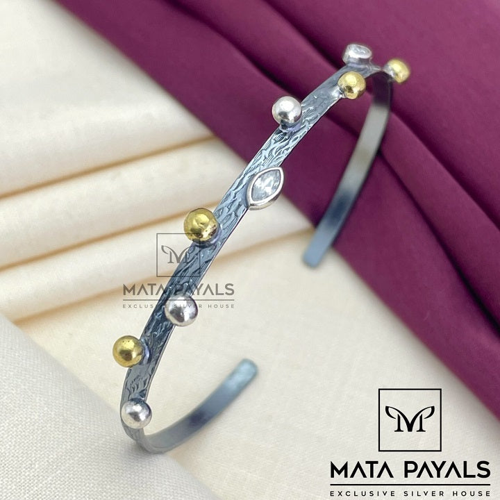 Captivating Silver Oxidised Kada