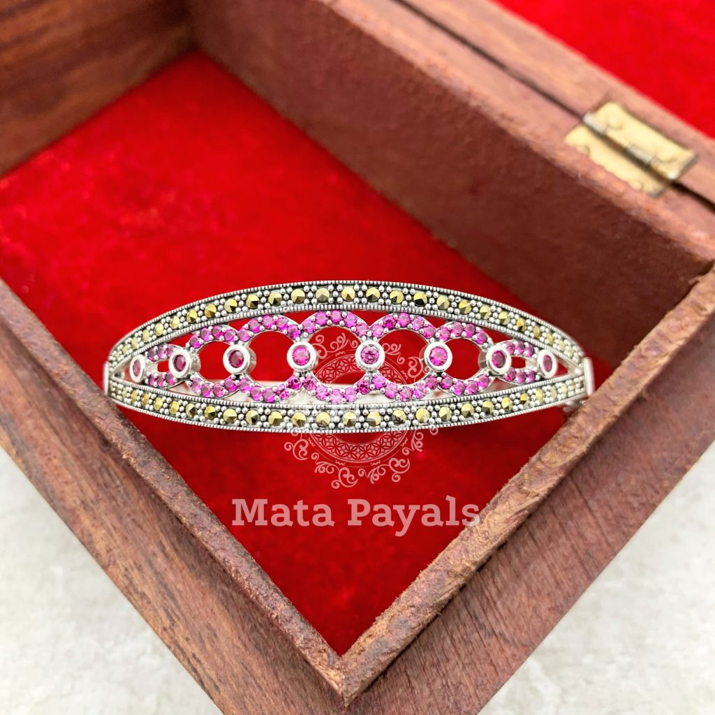 Commendable Marcasite Flawless Kada
