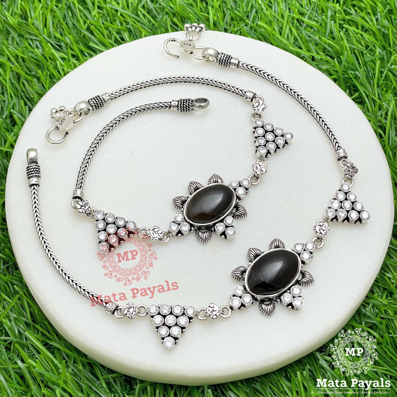 Compelling Oxidised Zircon Silver Anklet