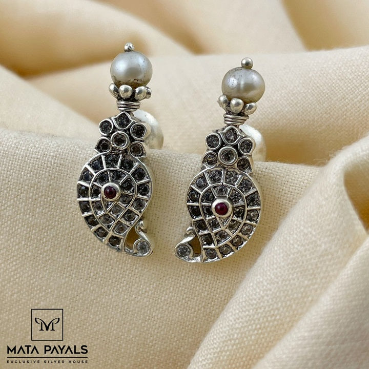 Cutesy Oxidised Stud