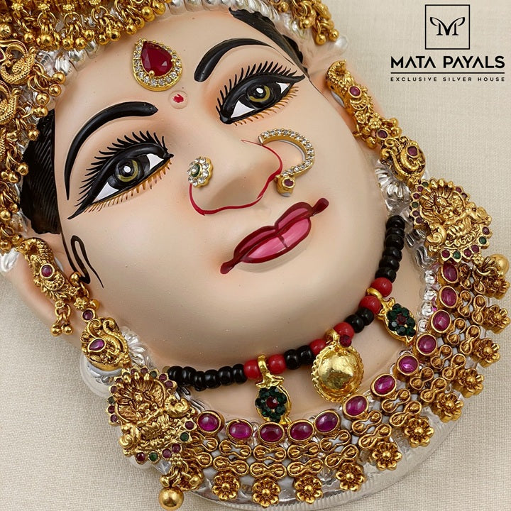 Festive Lakhmi Mukhwada