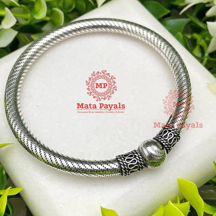 Dynamic Striped Silver Oxidised Kada (2.2)
