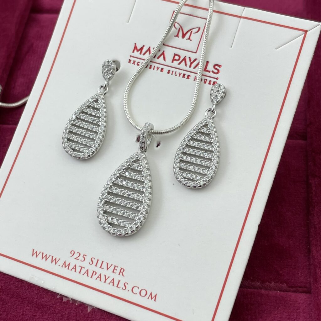 Elegant Pendant Set