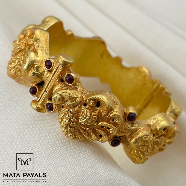 Exceptional Peacock Kada