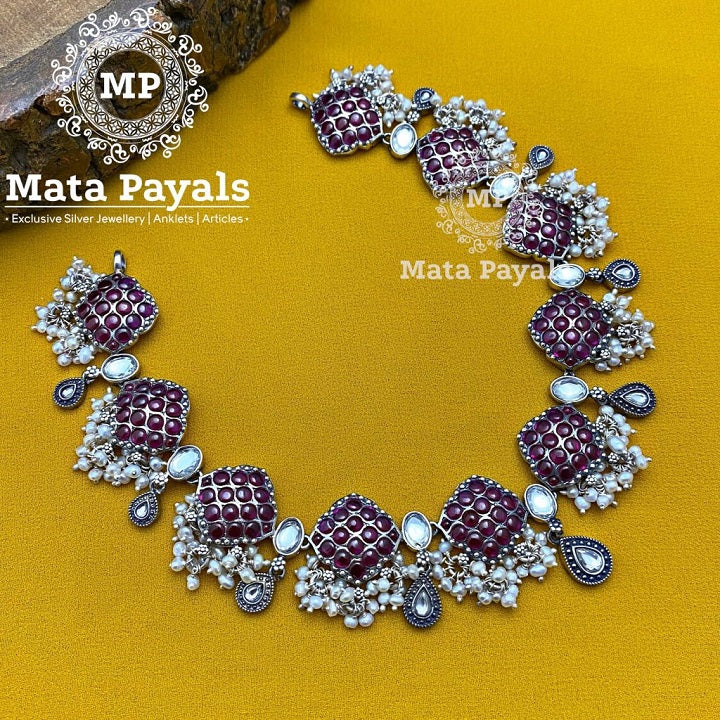 Exquisite Diamond Shaped Necklace