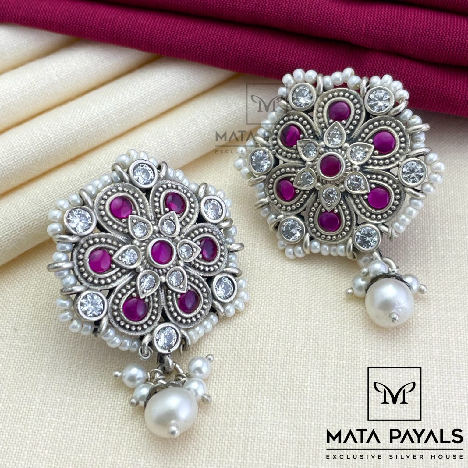 Exquisite Silver Oxidised Stud
