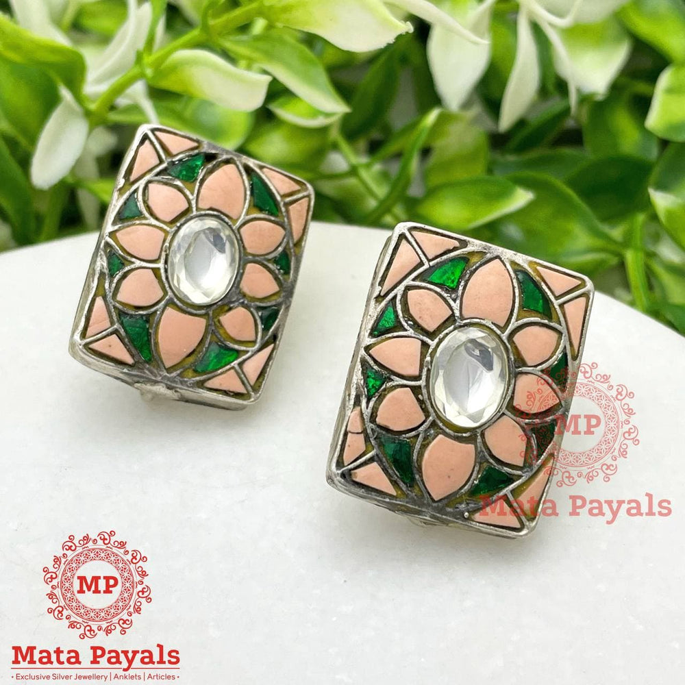 Floral Kundan Oxidised Stud