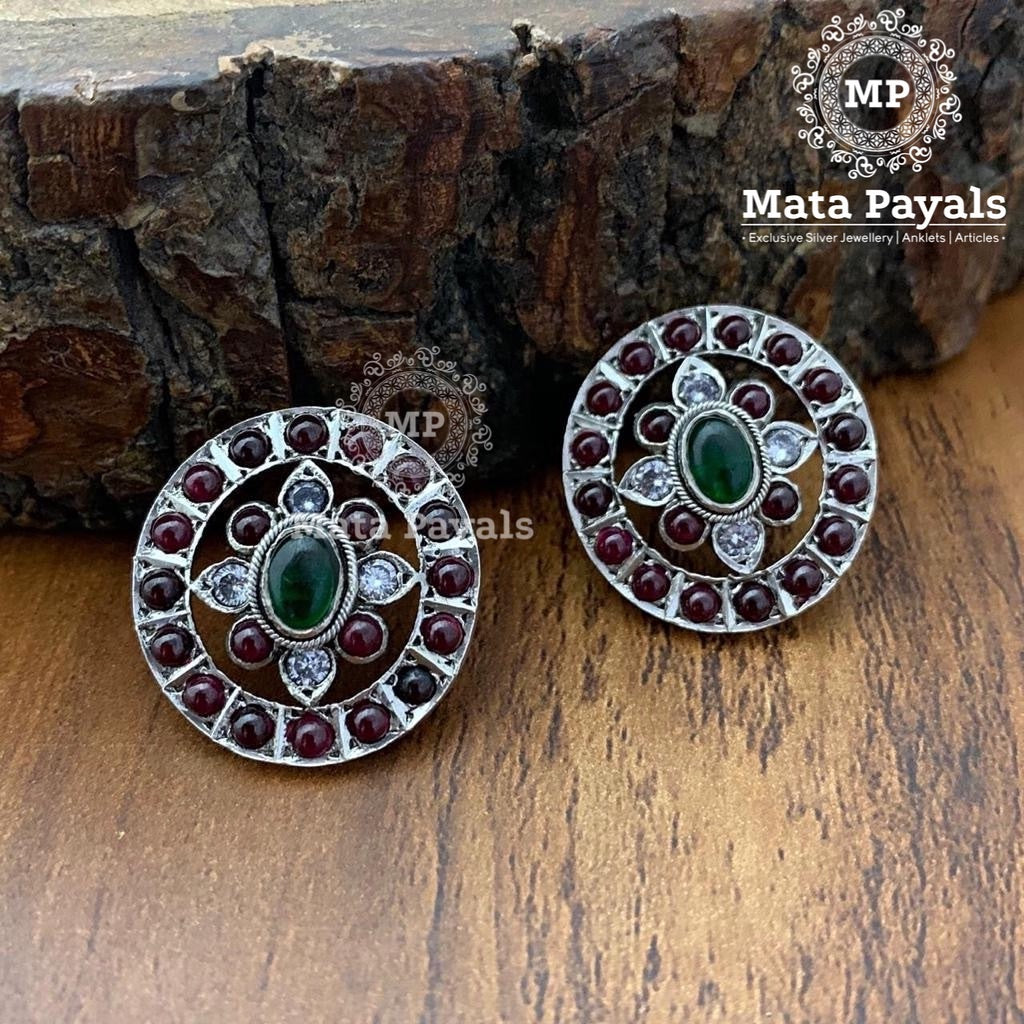 Flowery Stud