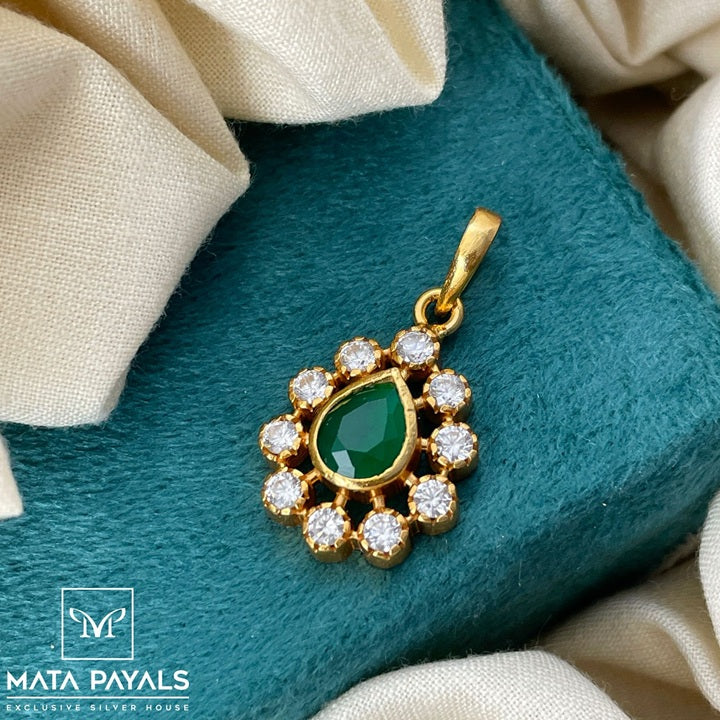 Twinkling Tiny Pendant