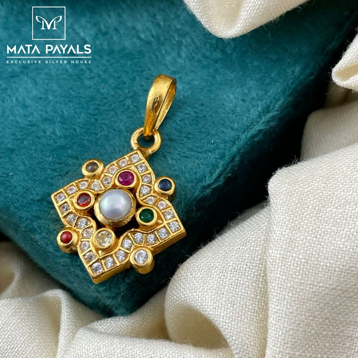 Aurora Gold Polish Pendant