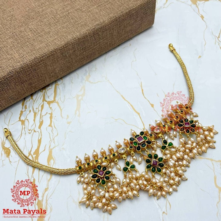 Impressive Guttapusalu Green Choker