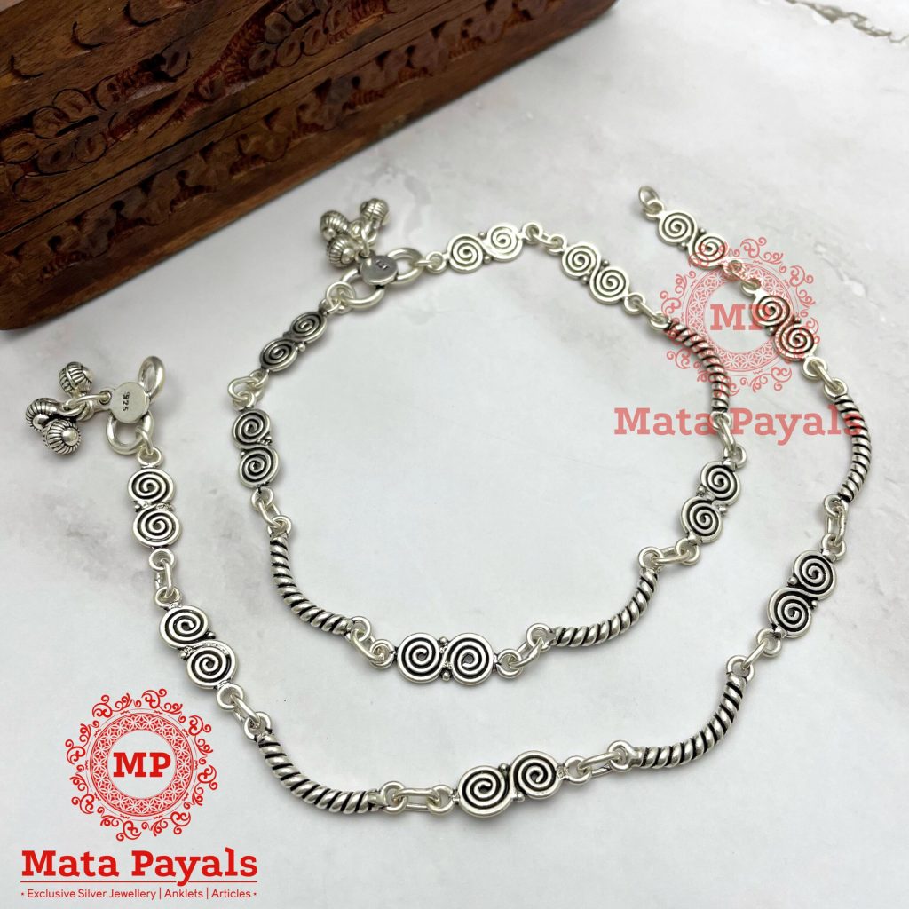 Impressive Swirly Oxidised Anklet