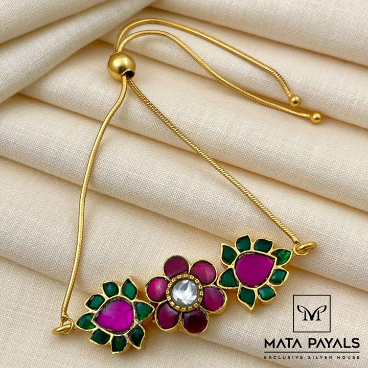 Eye – Catching Kundan Gold Plated Bracelet
