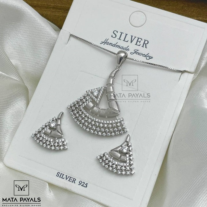 Stylish Silver Pendant Set
