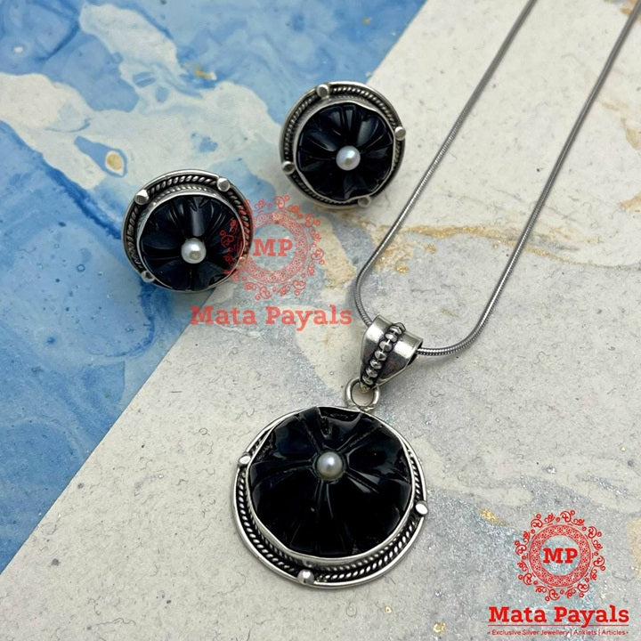 Mesmeric Oxidised Pendant Set