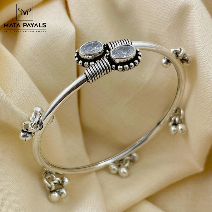 E62026xclusive White Stone Kada