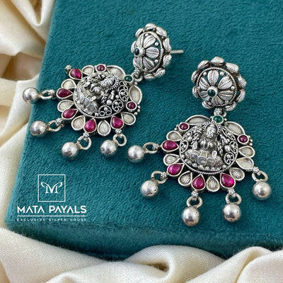 Traditional Kemp Hanging