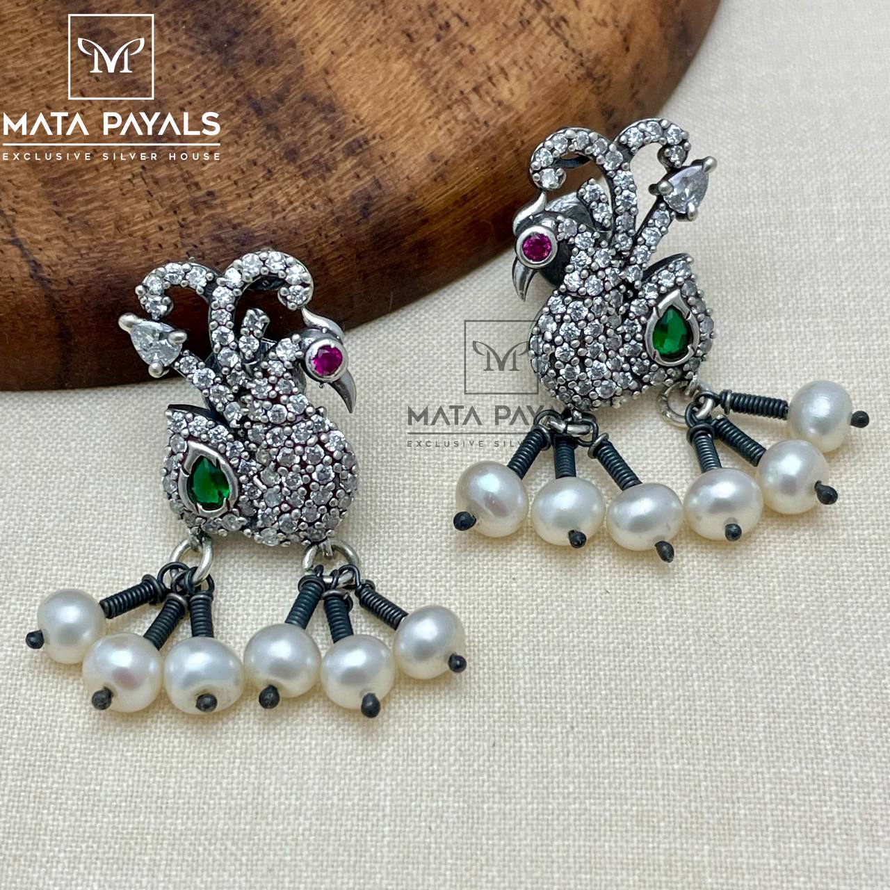 Peacock Shiny Silver Stud