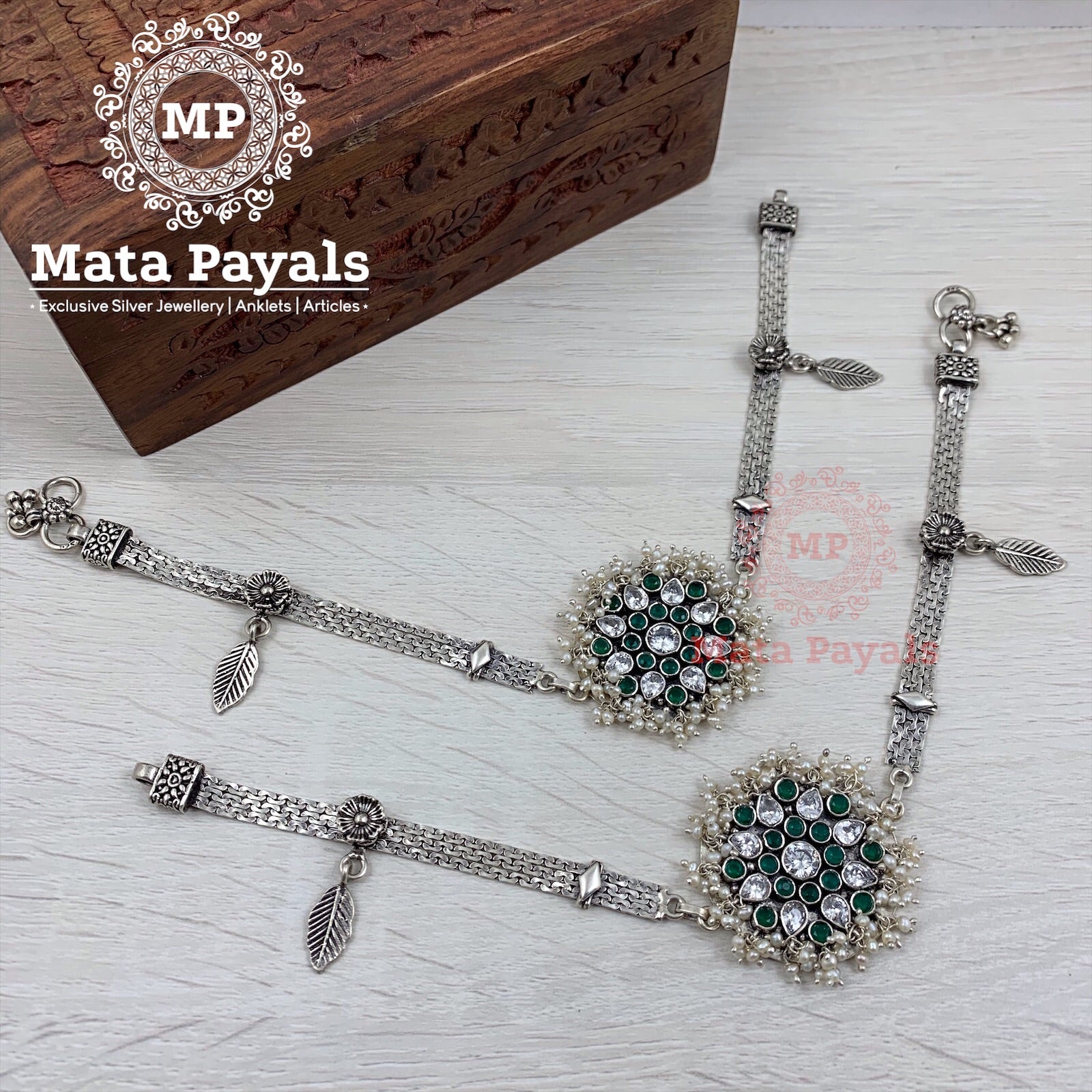 Pearl Bunch Green Stone Oxidised Anklet