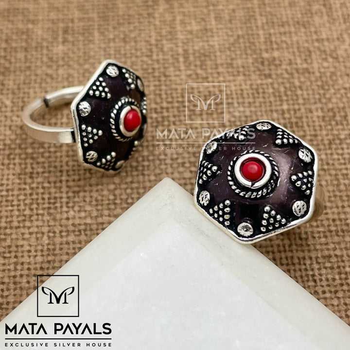 Rawa Work Coral Oxidised Toe Ring