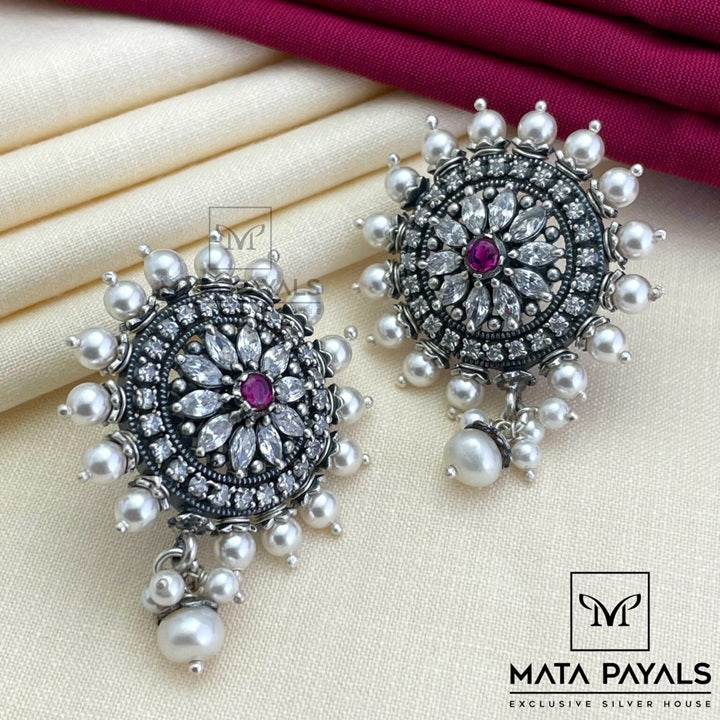 Royal Floral Oxidised Stud