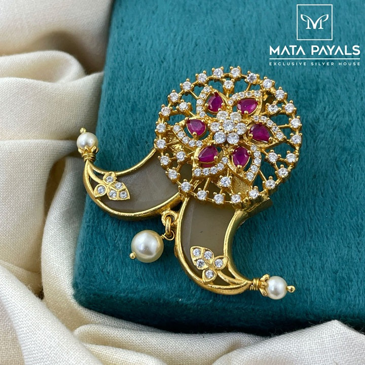 Attractive Nail Pendant