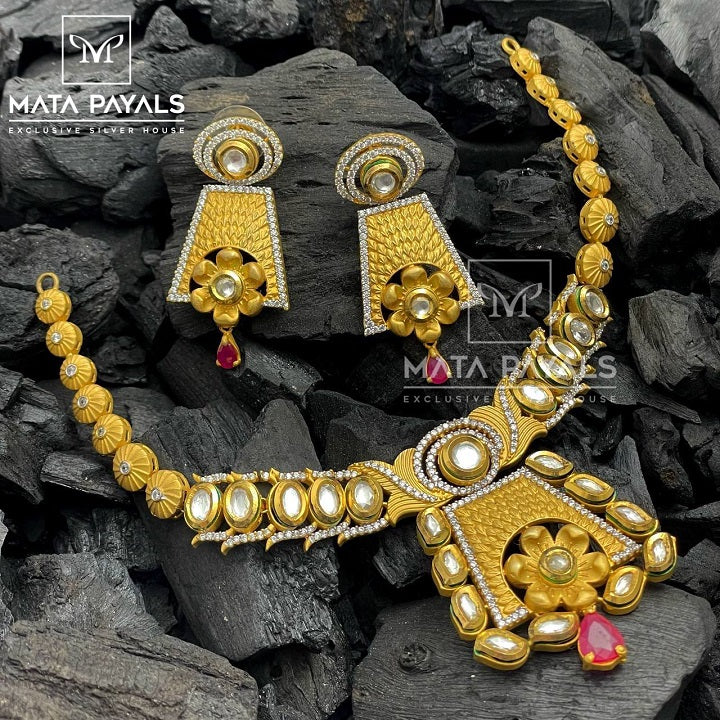 Trendy Grooving Gold Plated Matt Finish Necklace