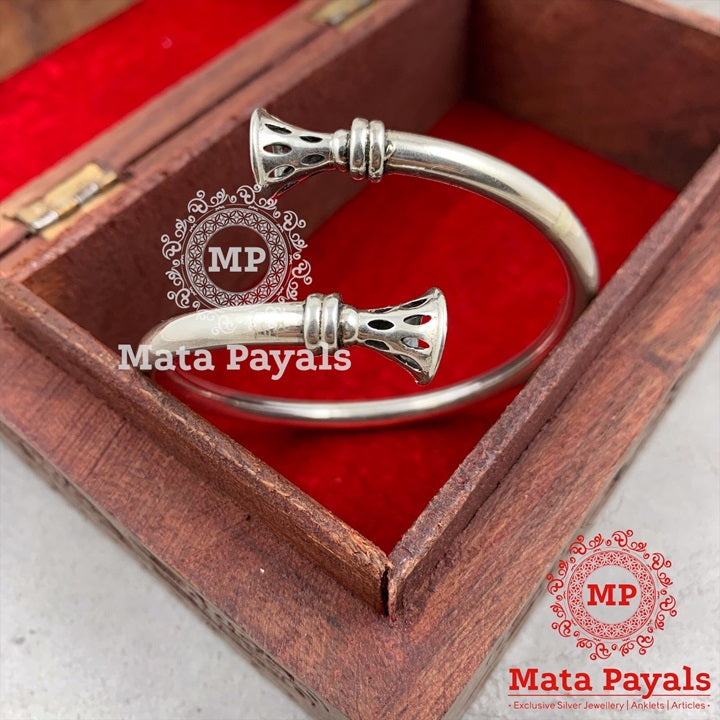 Trumpet Oxidised Kada