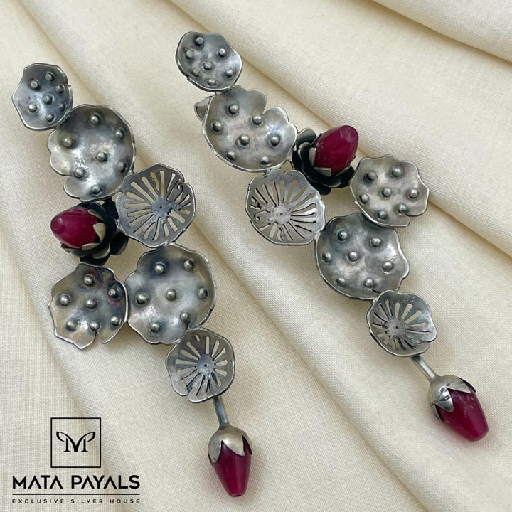 Uncommon Floral Engraved Chandbali